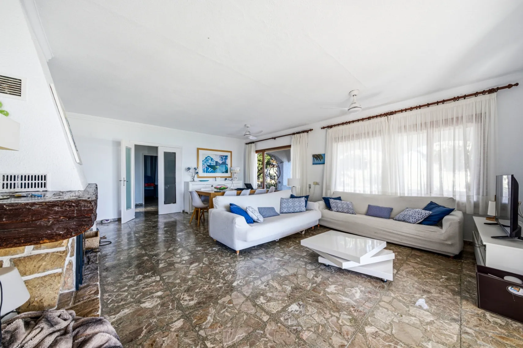 A once-in-a-lifetime opportunity on a cliff for sale in El Albir