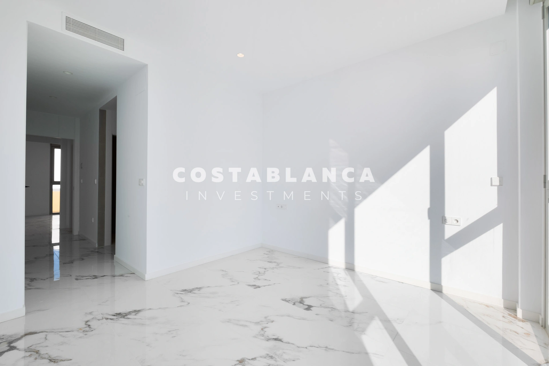 Exceptional Penthouse on the Front Line with Panoramic Sea Views in Villajoyosa