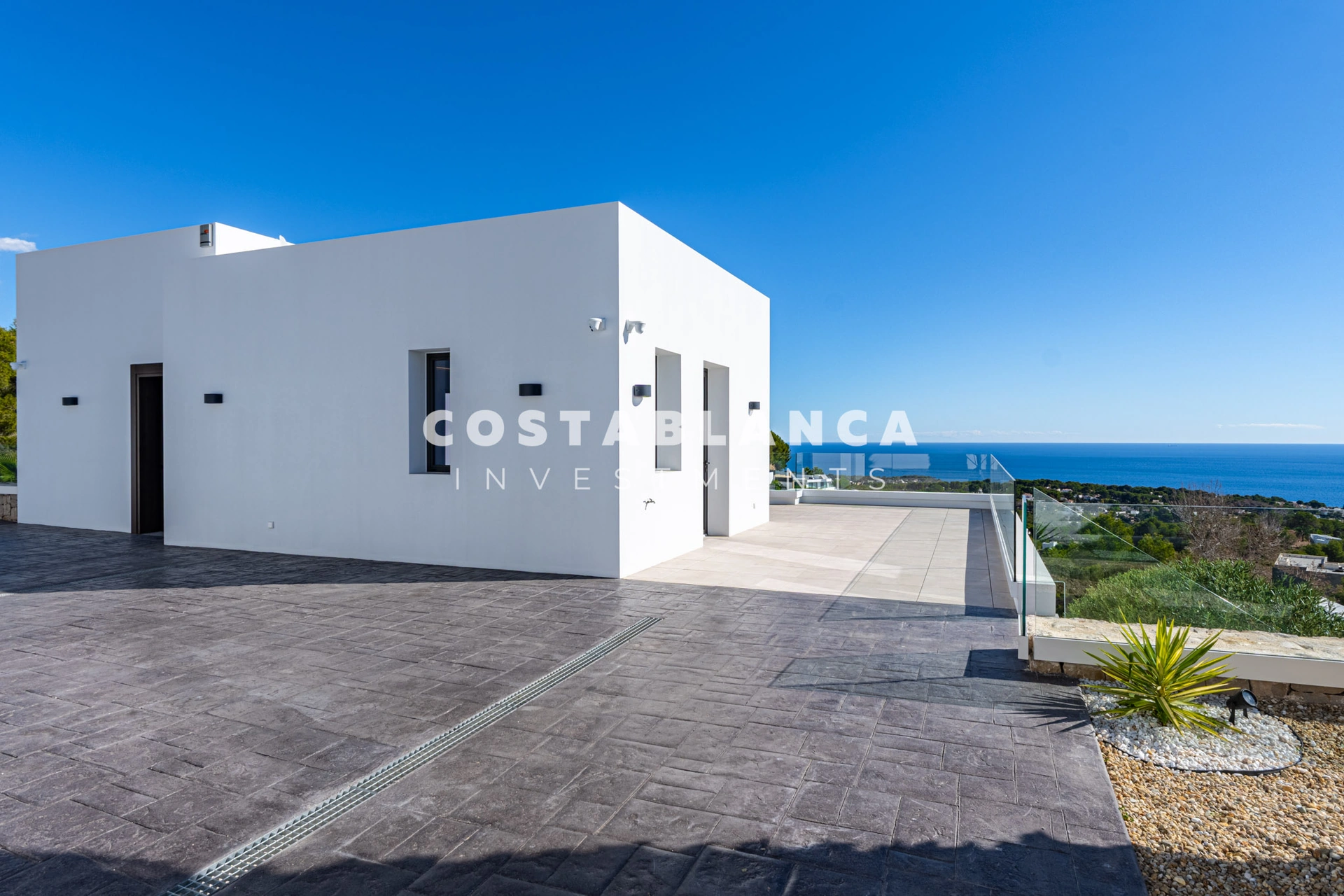 Capodoperă contemporană cu vederi panoramice la mare și la munte de vânzare în Benissa