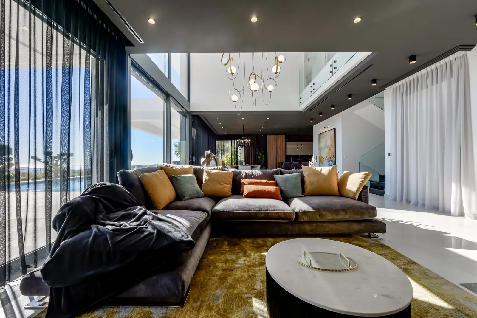 Modern villa for sale in Finestrat with panoramic sea views.