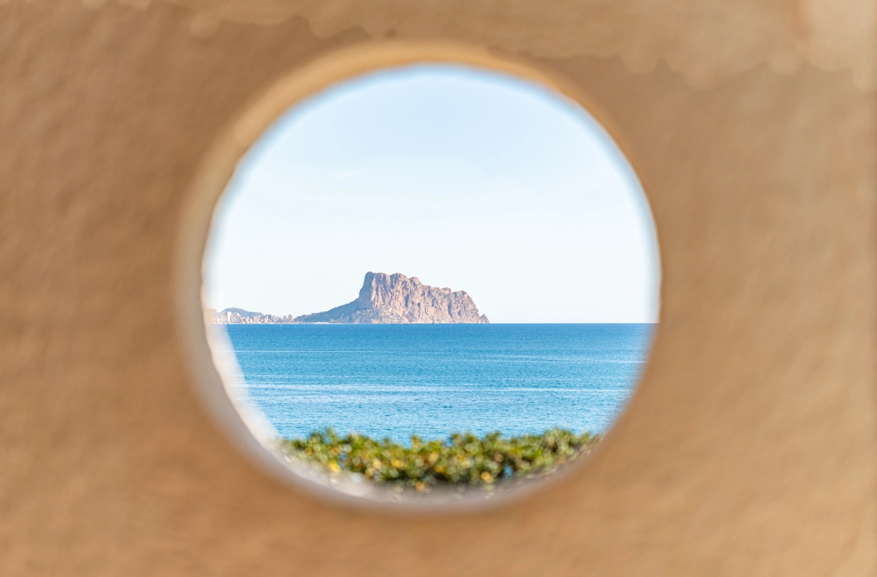A once-in-a-lifetime opportunity on a cliff for sale in El Albir