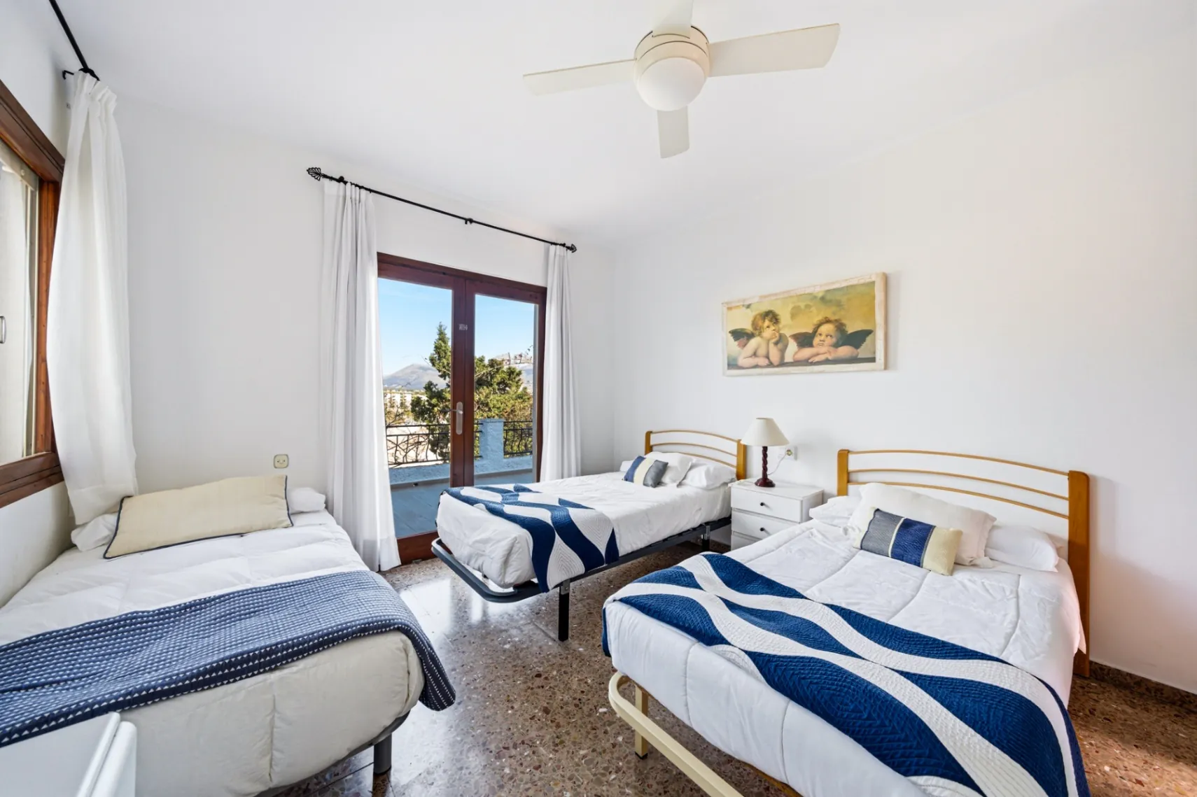 A once-in-a-lifetime opportunity on a cliff for sale in El Albir