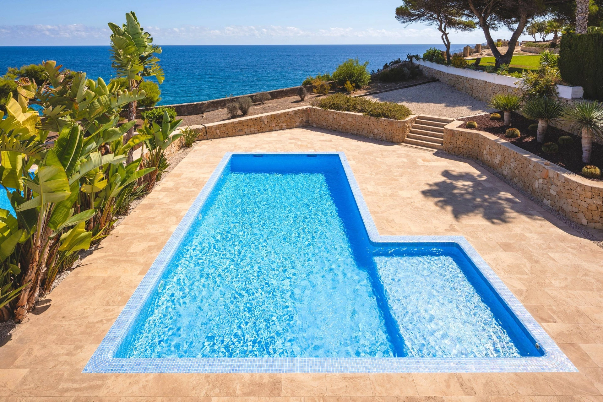 Villa Andrago Contemporary Mediterranean Residence for Sale on the Frontline in Moraira