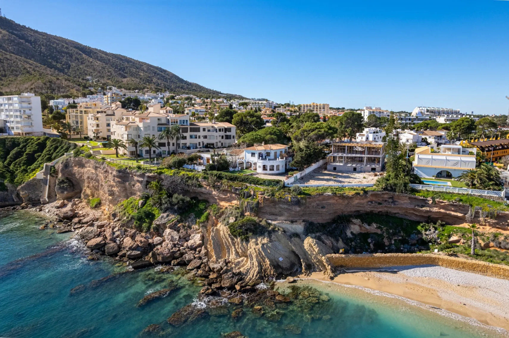 A once-in-a-lifetime opportunity on a cliff for sale in El Albir