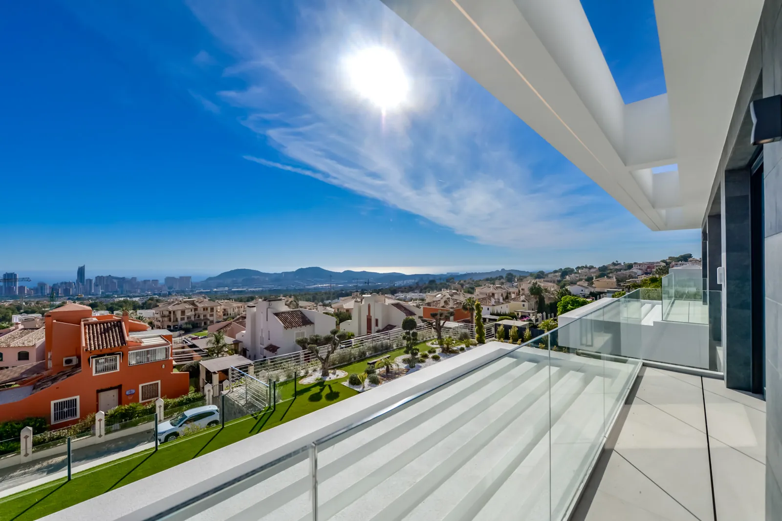 Modern villa for sale in Finestrat with panoramic sea views.