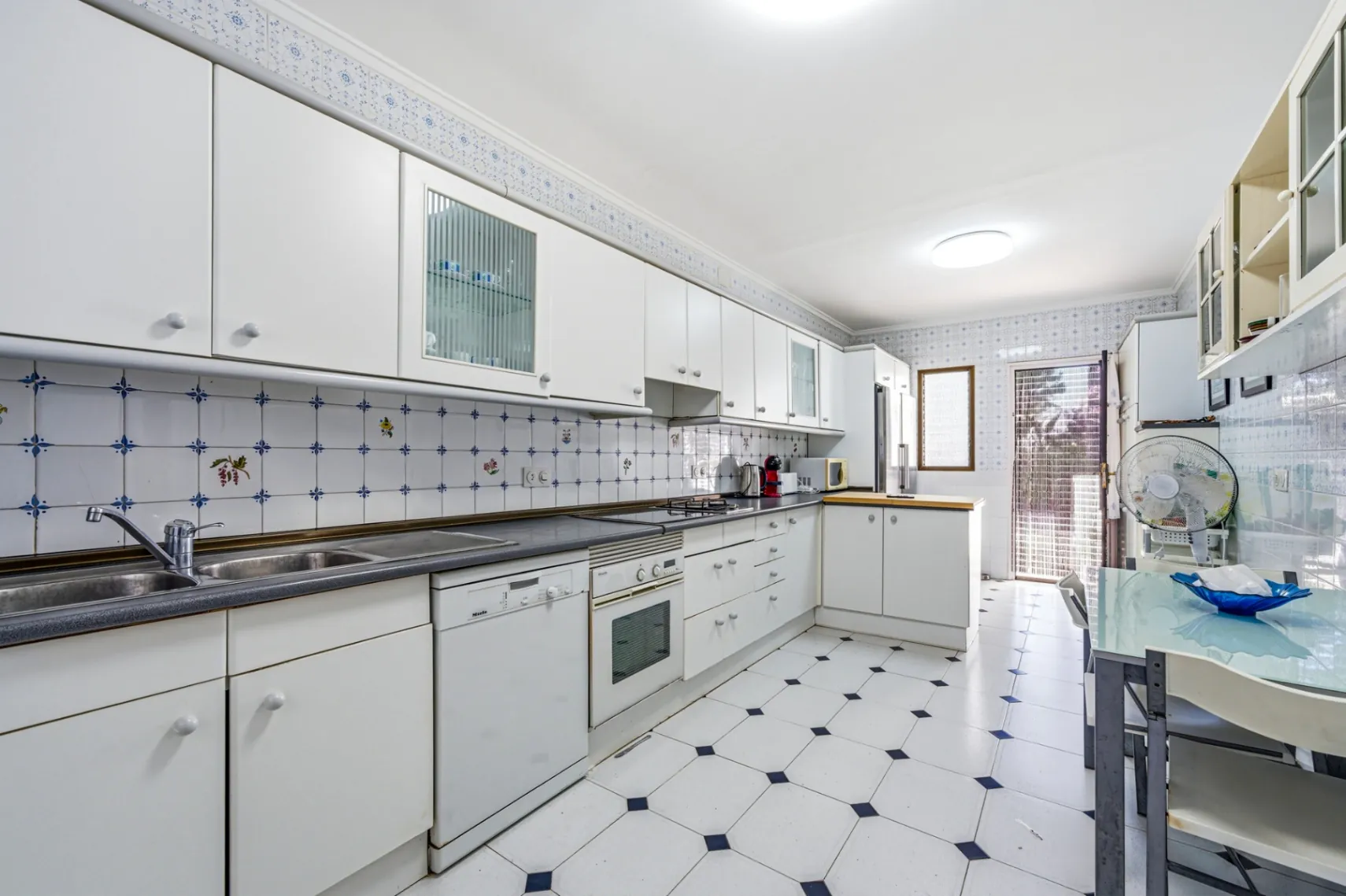 A once-in-a-lifetime opportunity on a cliff for sale in El Albir