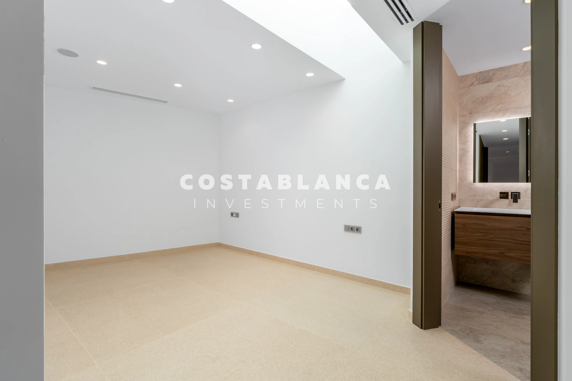 Capodoperă contemporană cu vederi panoramice la mare și la munte de vânzare în Benissa