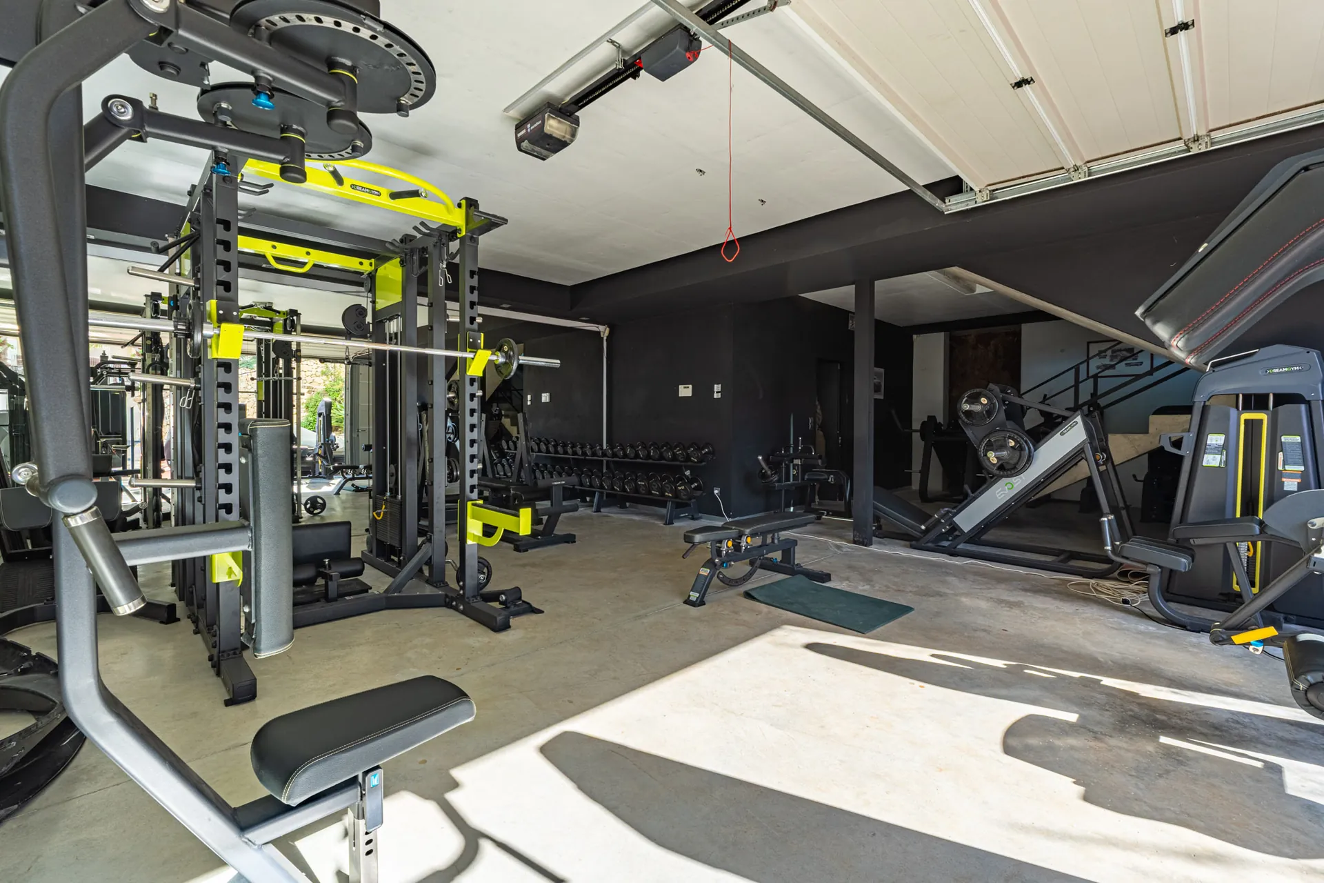Vila de lux iconică cu vederi panoramice la mare de vânzare în Benidorm
