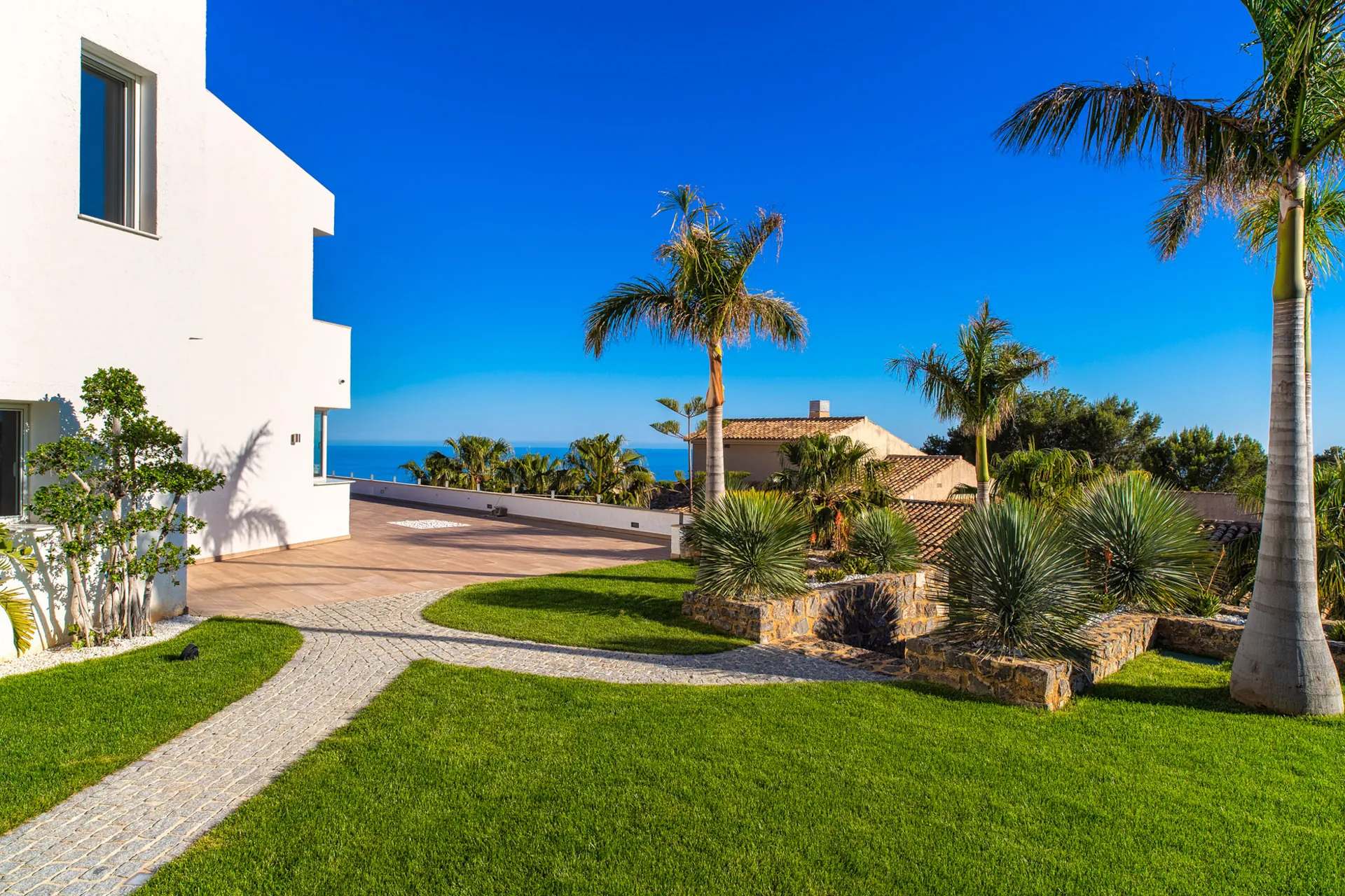 Vila modernă de lux cu vedere panoramică la mare de vânzare în Sierra de Altea.