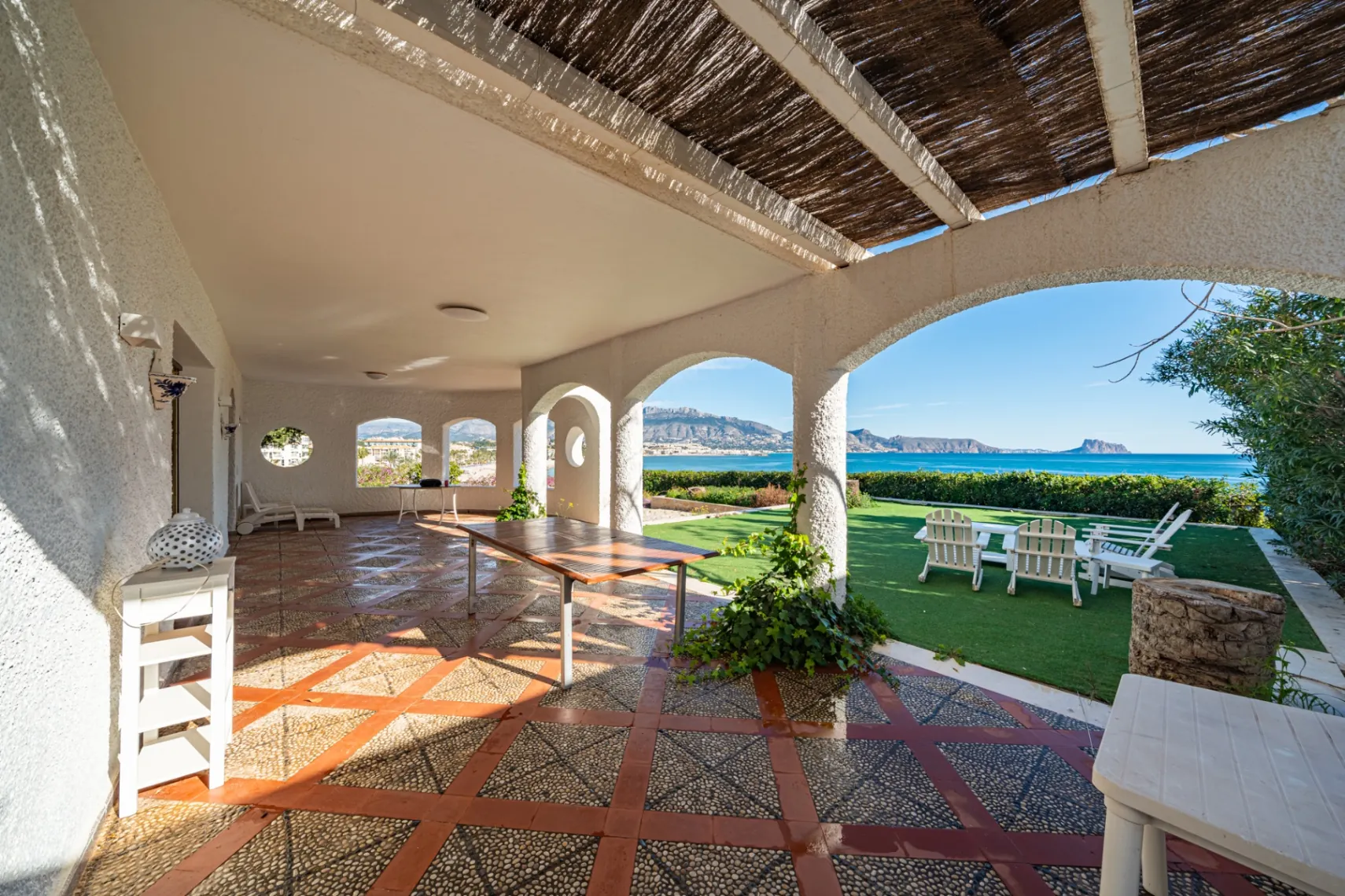 A once-in-a-lifetime opportunity on a cliff for sale in El Albir