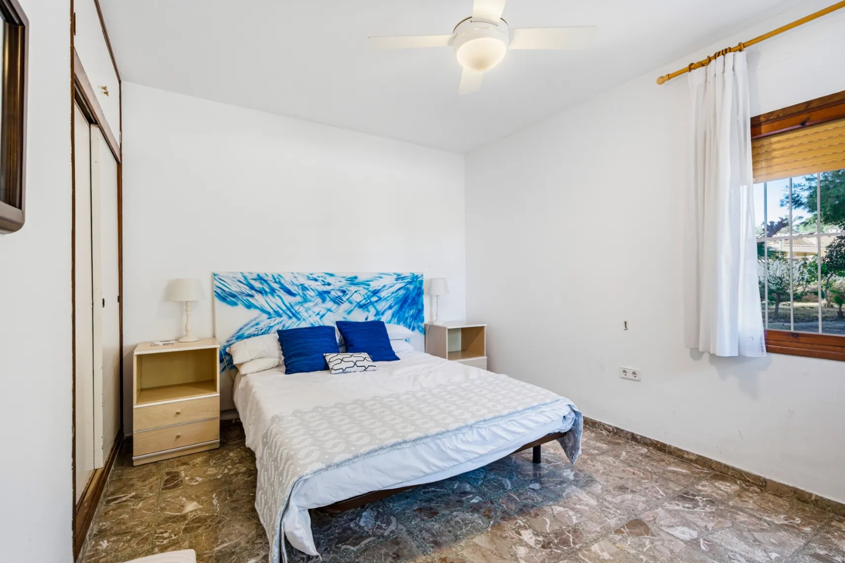 A once-in-a-lifetime opportunity on a cliff for sale in El Albir