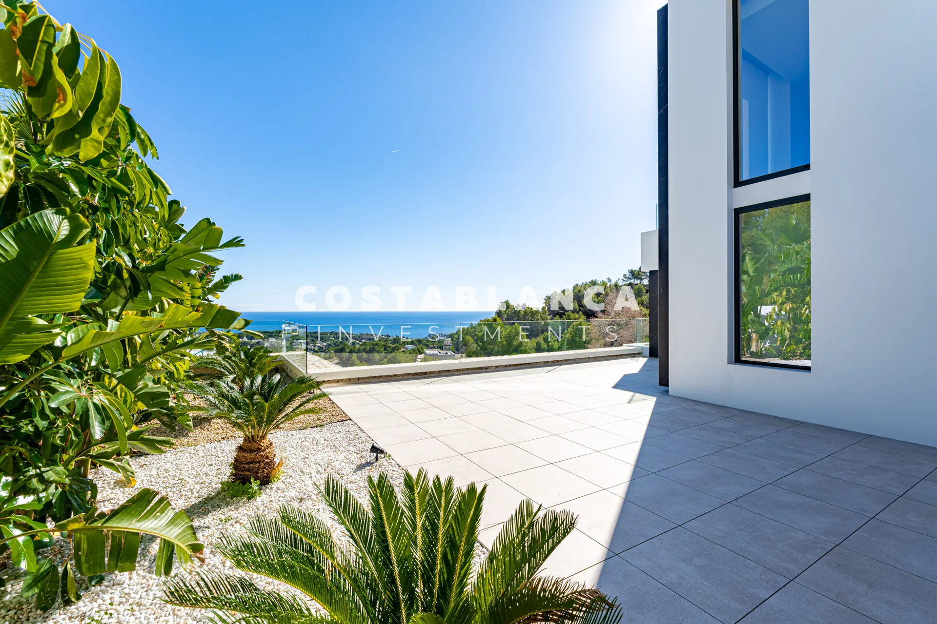 Capodoperă contemporană cu vederi panoramice la mare și la munte de vânzare în Benissa