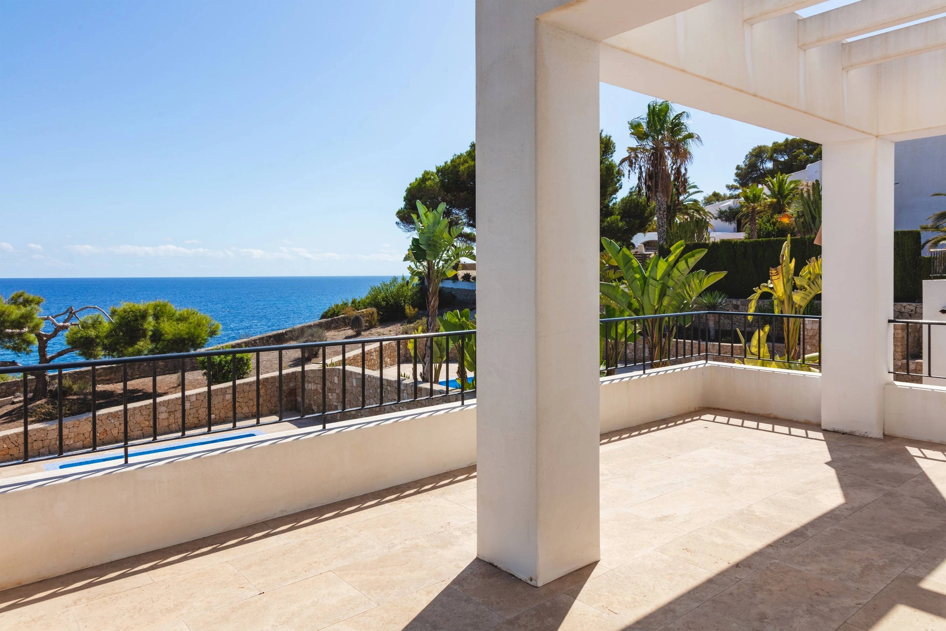 Villa Andrago Contemporary Mediterranean Residence for Sale on the Frontline in Moraira