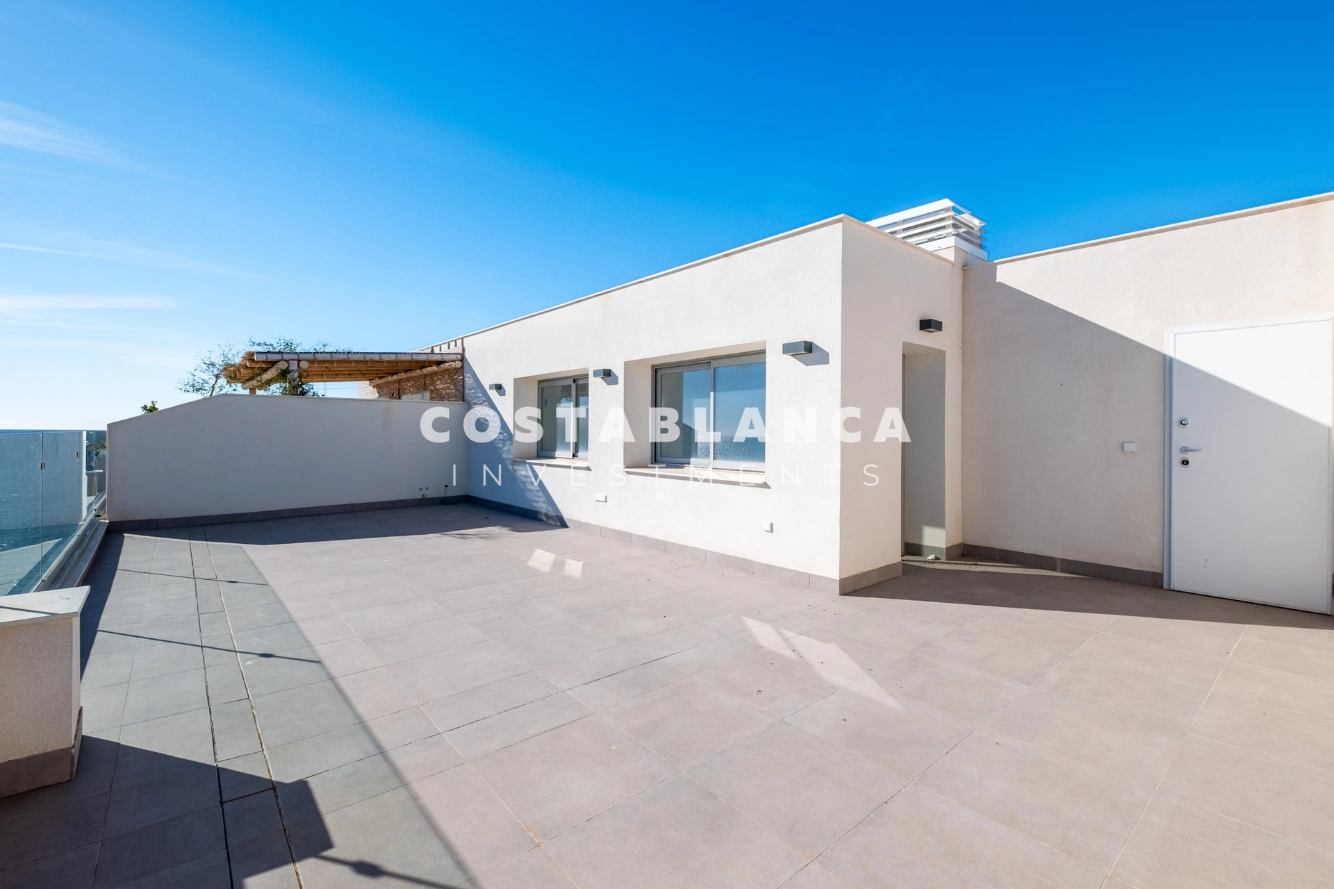 Exceptional Penthouse on the Front Line with Panoramic Sea Views in Villajoyosa