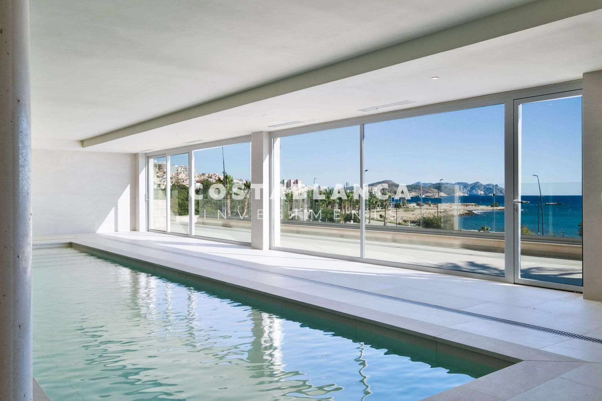 Exceptional Penthouse on the Front Line with Panoramic Sea Views in Villajoyosa