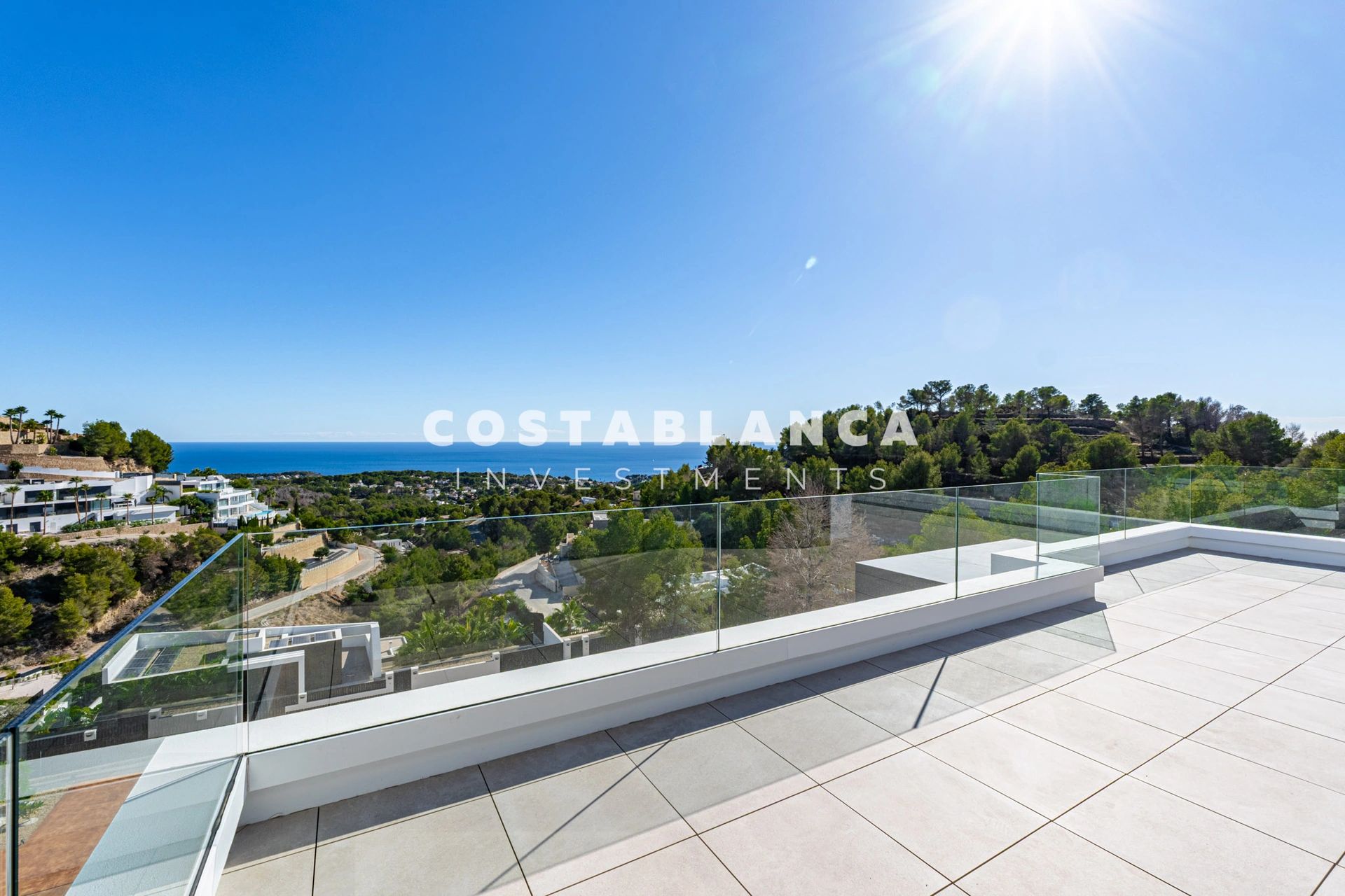 Capodoperă contemporană cu vederi panoramice la mare și la munte de vânzare în Benissa