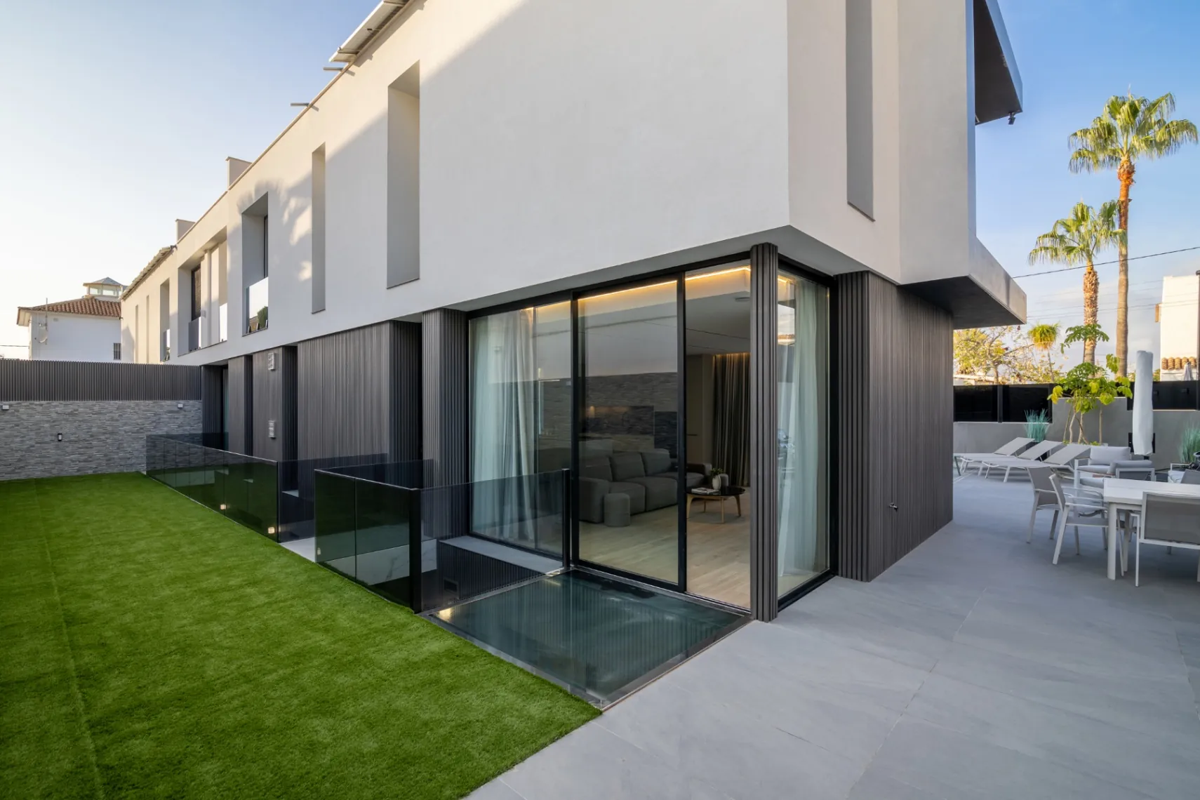 Vila modernă nou construită de vânzare în Albir, dotată cu tehnologie de înaltă performanță.