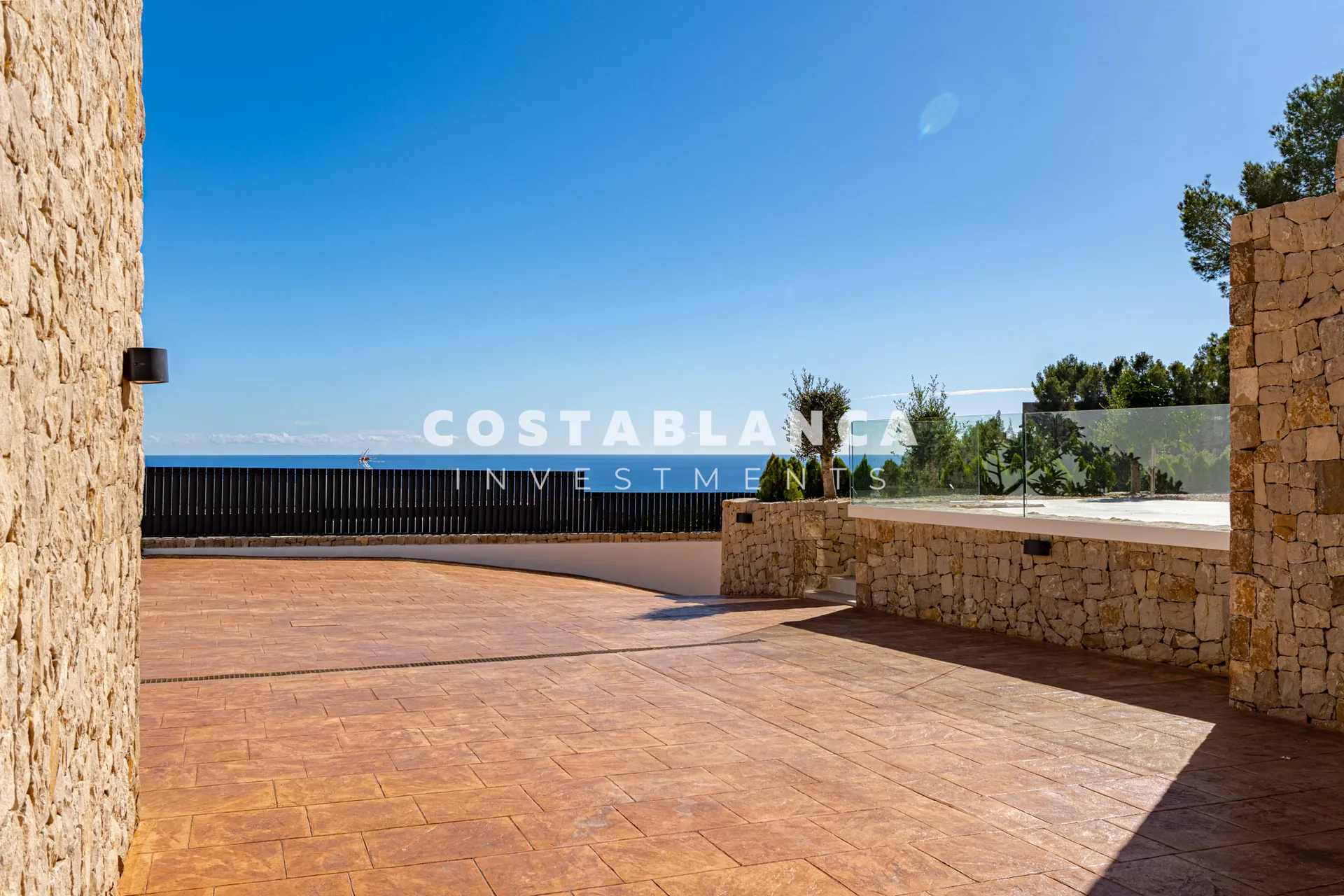 Capodoperă contemporană cu vederi panoramice la mare și la munte de vânzare în Benissa