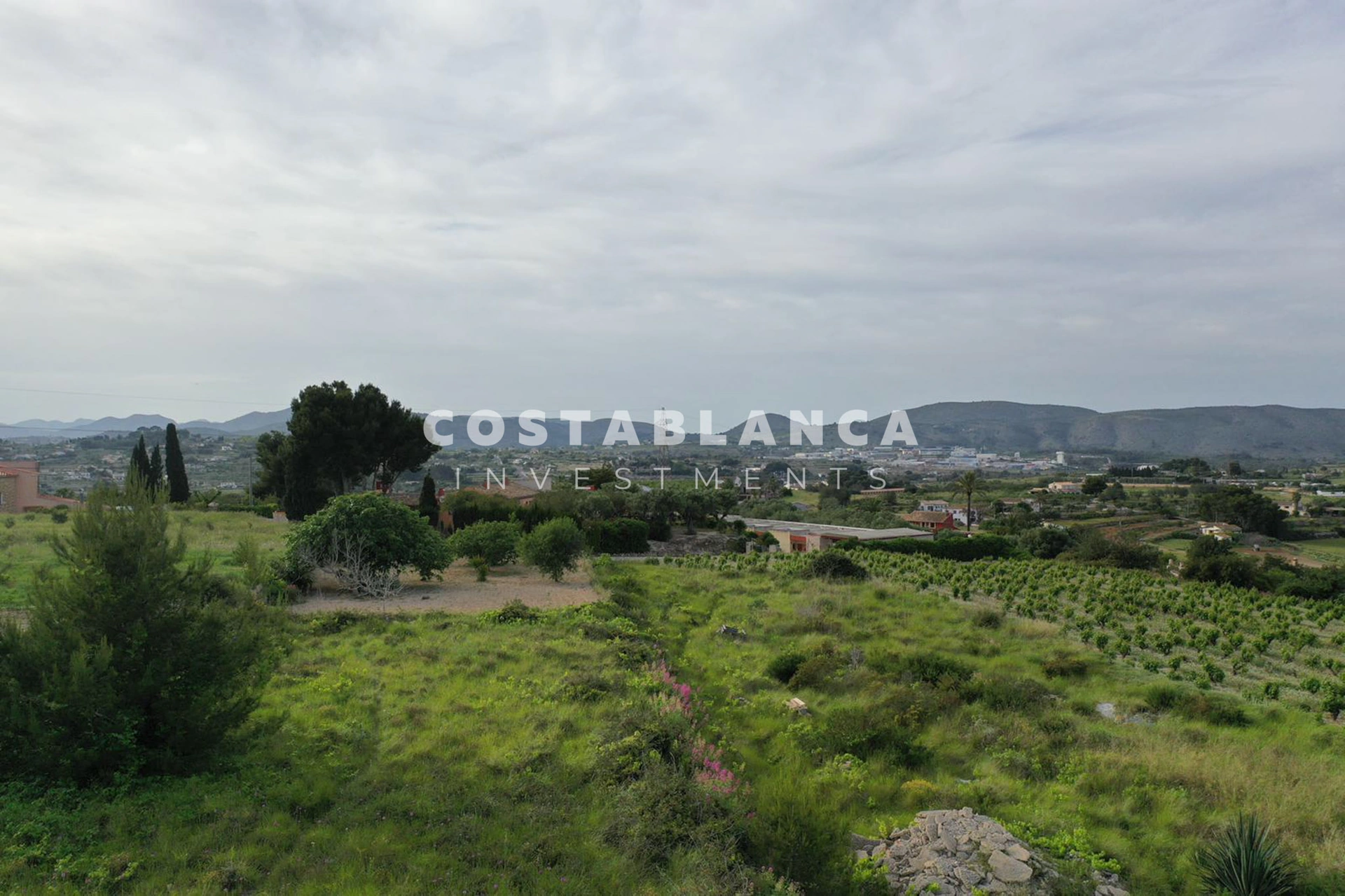 Fermă rurală cu vederi panoramice la mare și la munte de vânzare în Teulada.