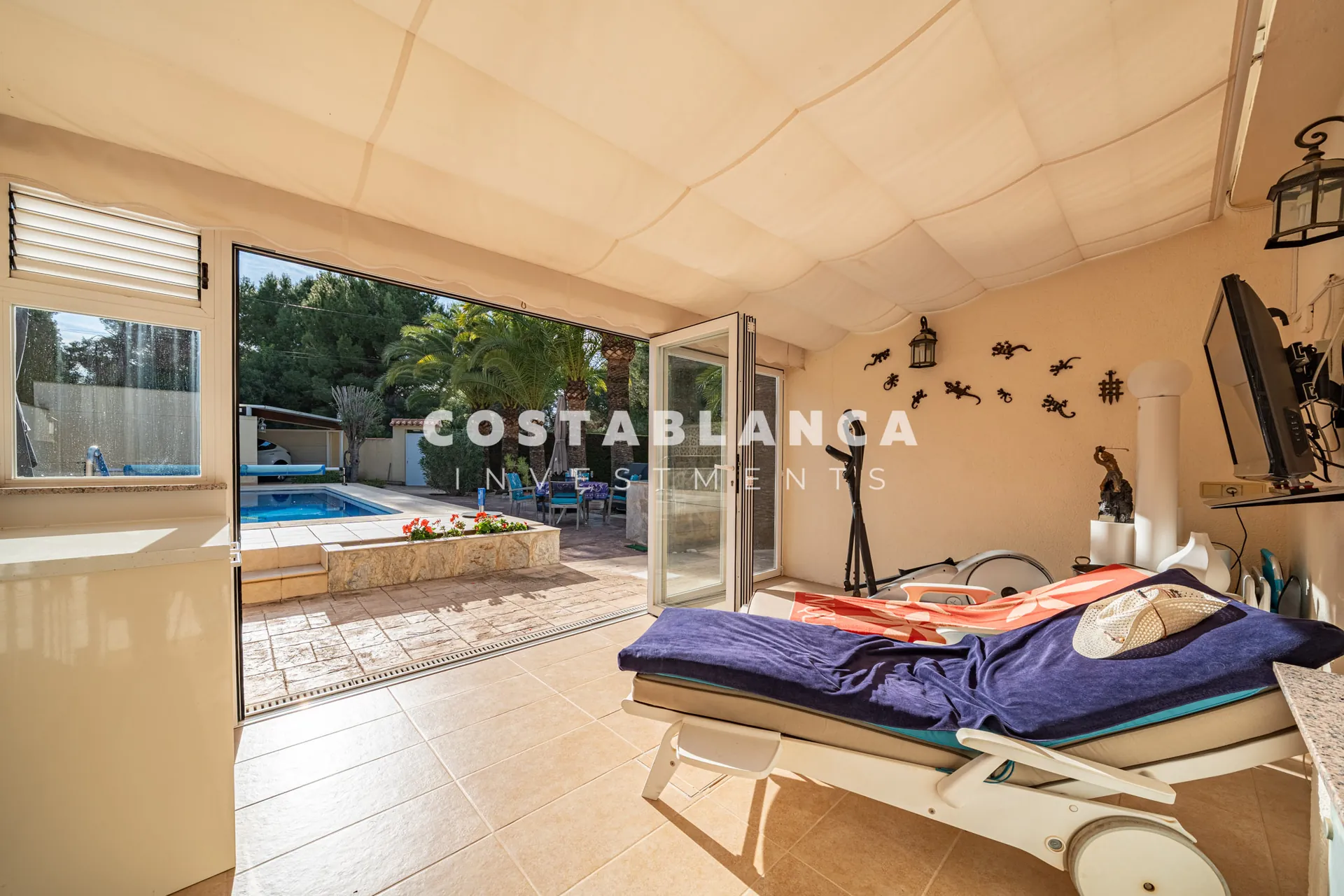 Single Floor Villa with Pool and Solar Panels in Quiet Area of L’Albir