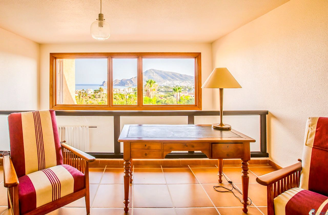 Mediterranean Villa with Garage for Sale in Altea