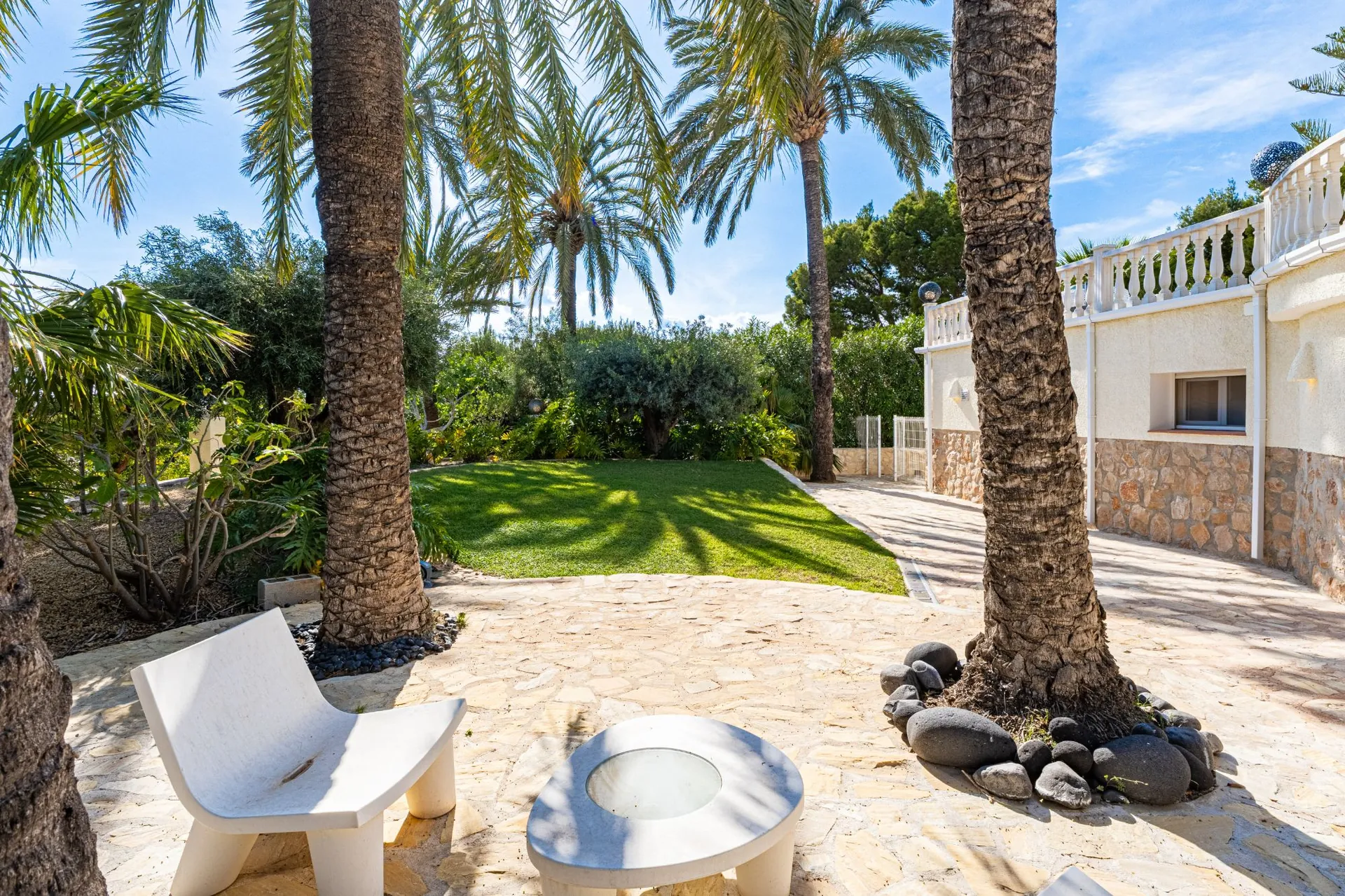 ELEGANT VILLA WITH PANORAMIC SEA VIEWS FOR SALE IN ALTEA