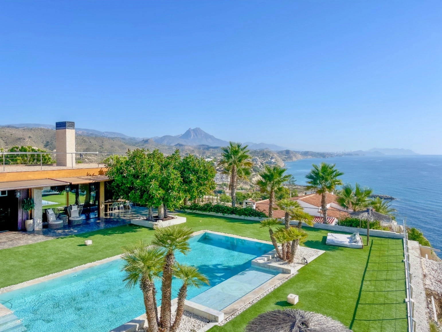 Villa for sale in El Campello, Alicante