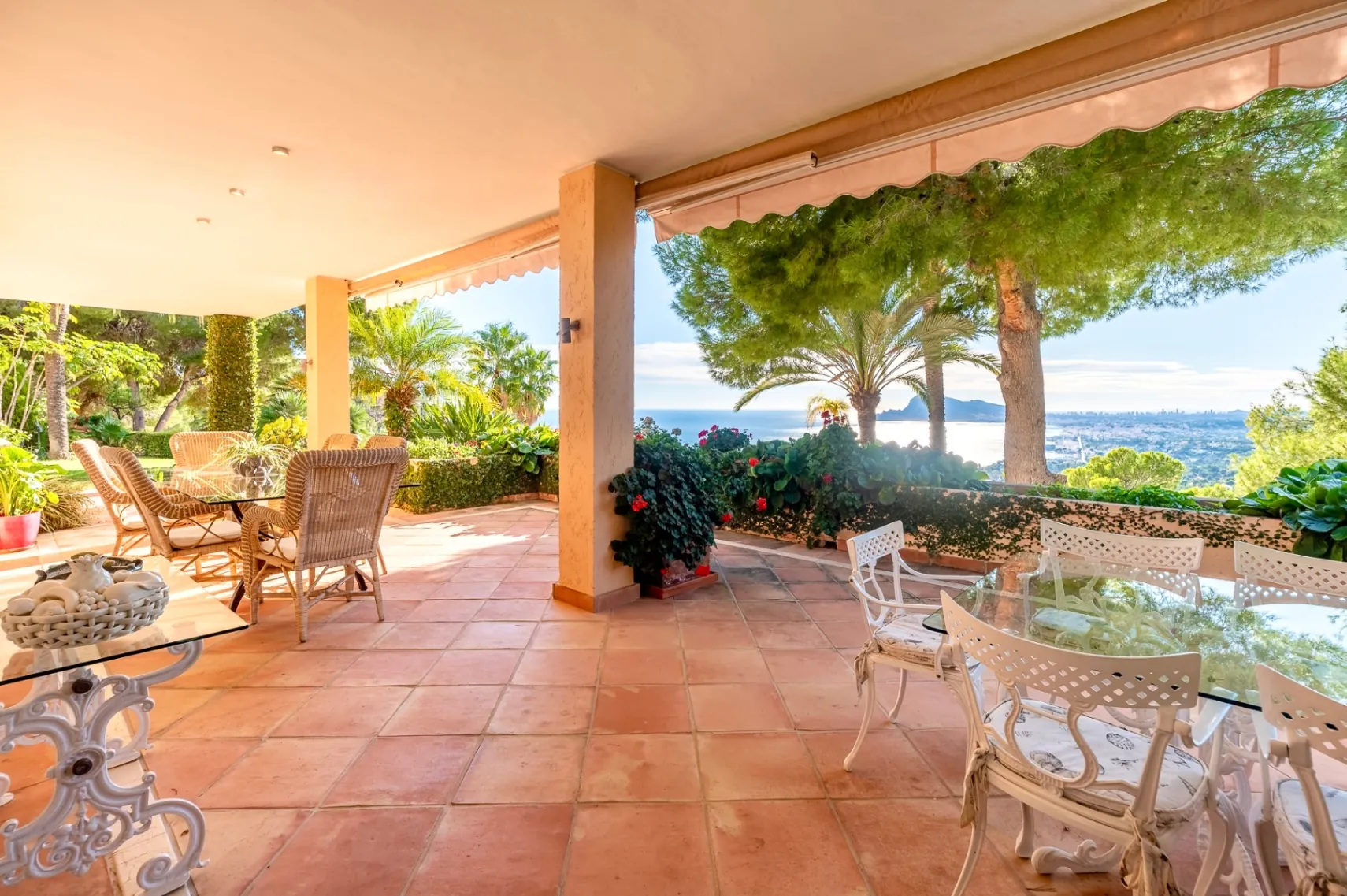 Villa for sale in Altea with the best location in the hills of Altea.