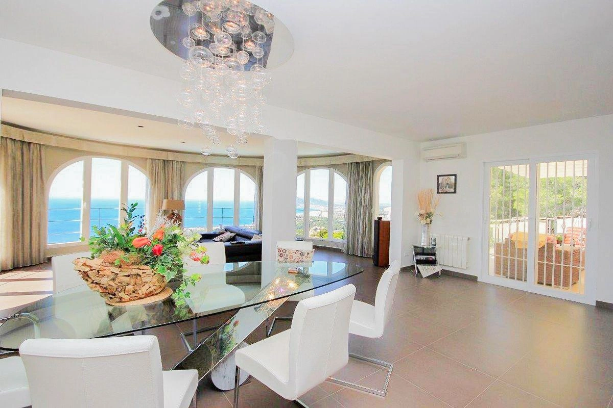 Villa for sale in Altea, Alicante