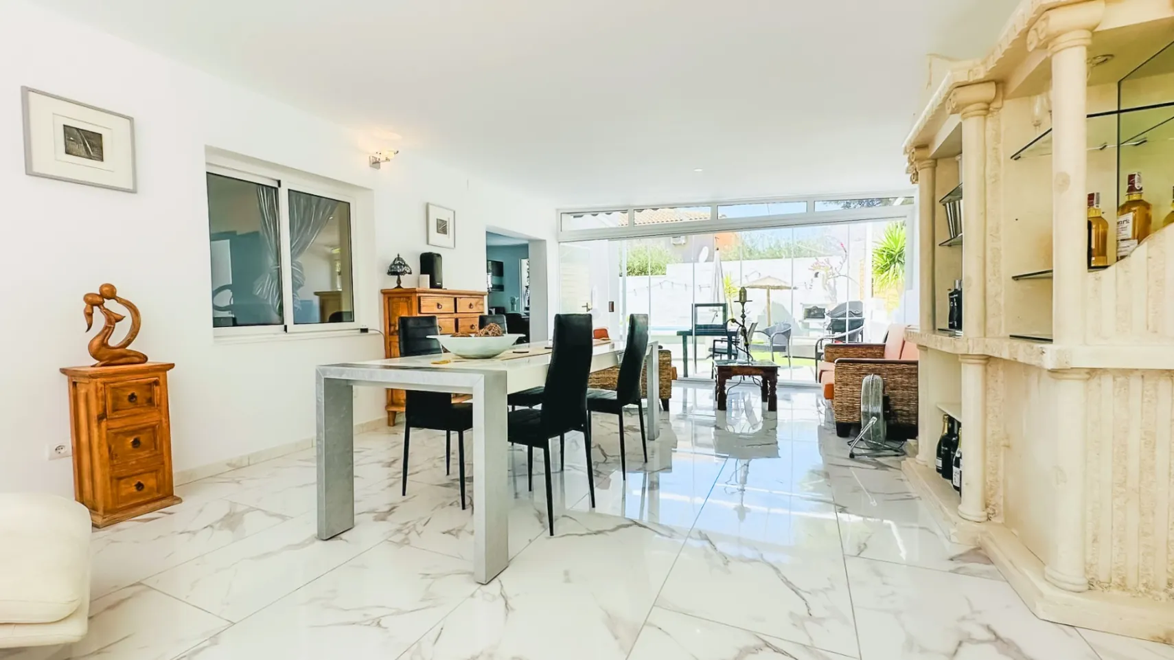 Villa In La Nucia With Pool and Garden For sale