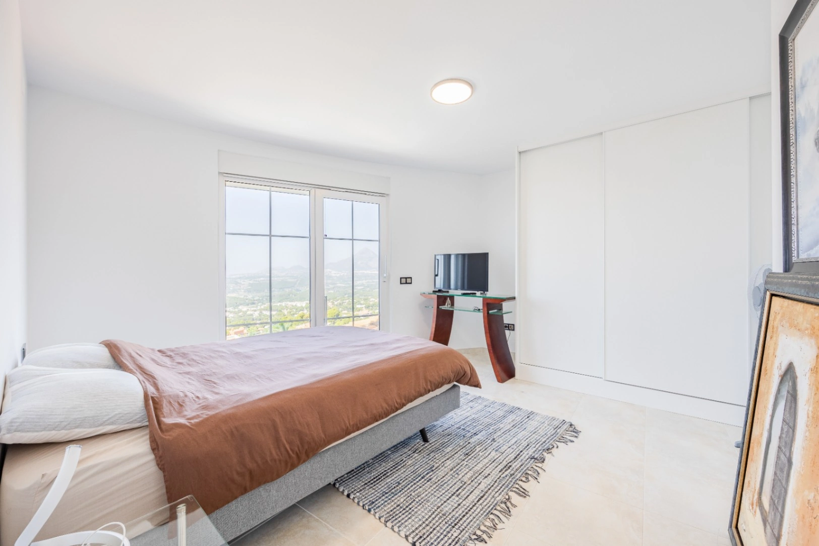 Luxury Villa with Spacious Garage and Sea Views for Sale in Altea la Vella