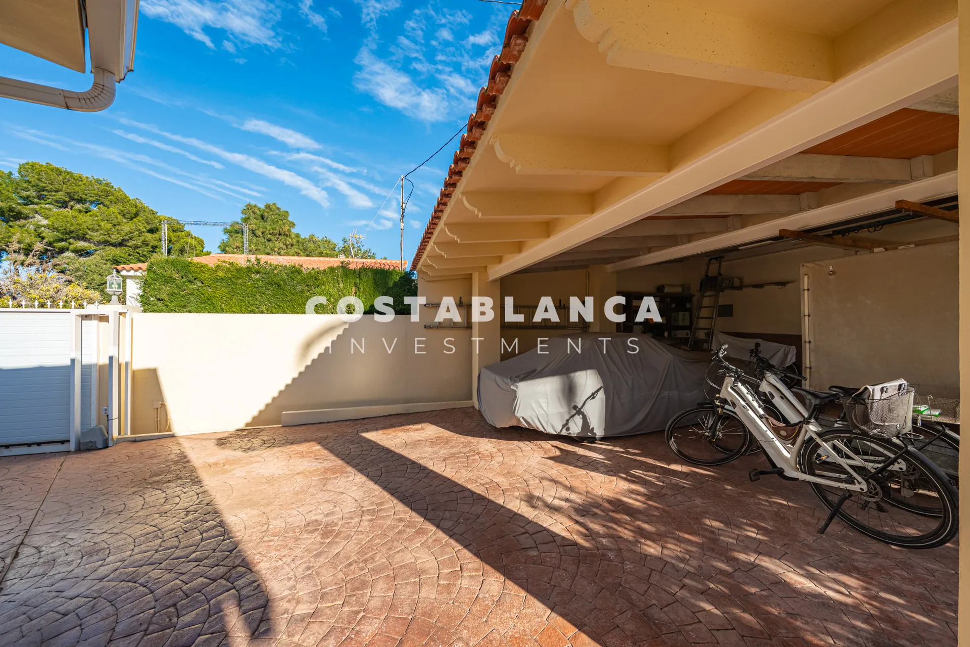 Single Floor Villa with Pool and Solar Panels in Quiet Area of L’Albir