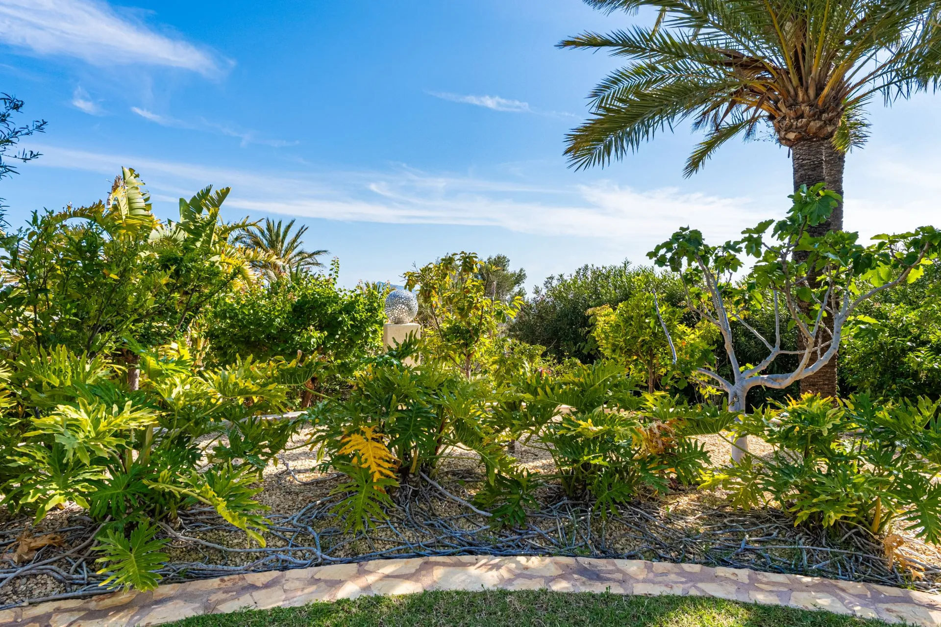 ELEGANT VILLA WITH PANORAMIC SEA VIEWS FOR SALE IN ALTEA