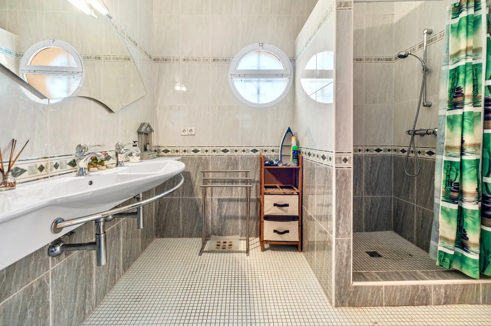 Two-story Mediterranean villa with Garage for Sale in Alhama Springs