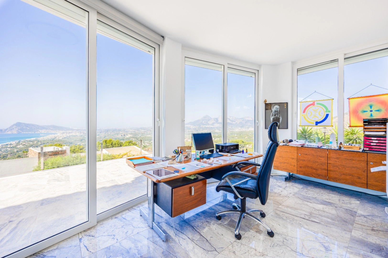 Luxury Villa with Spacious Garage and Sea Views for Sale in Altea la Vella
