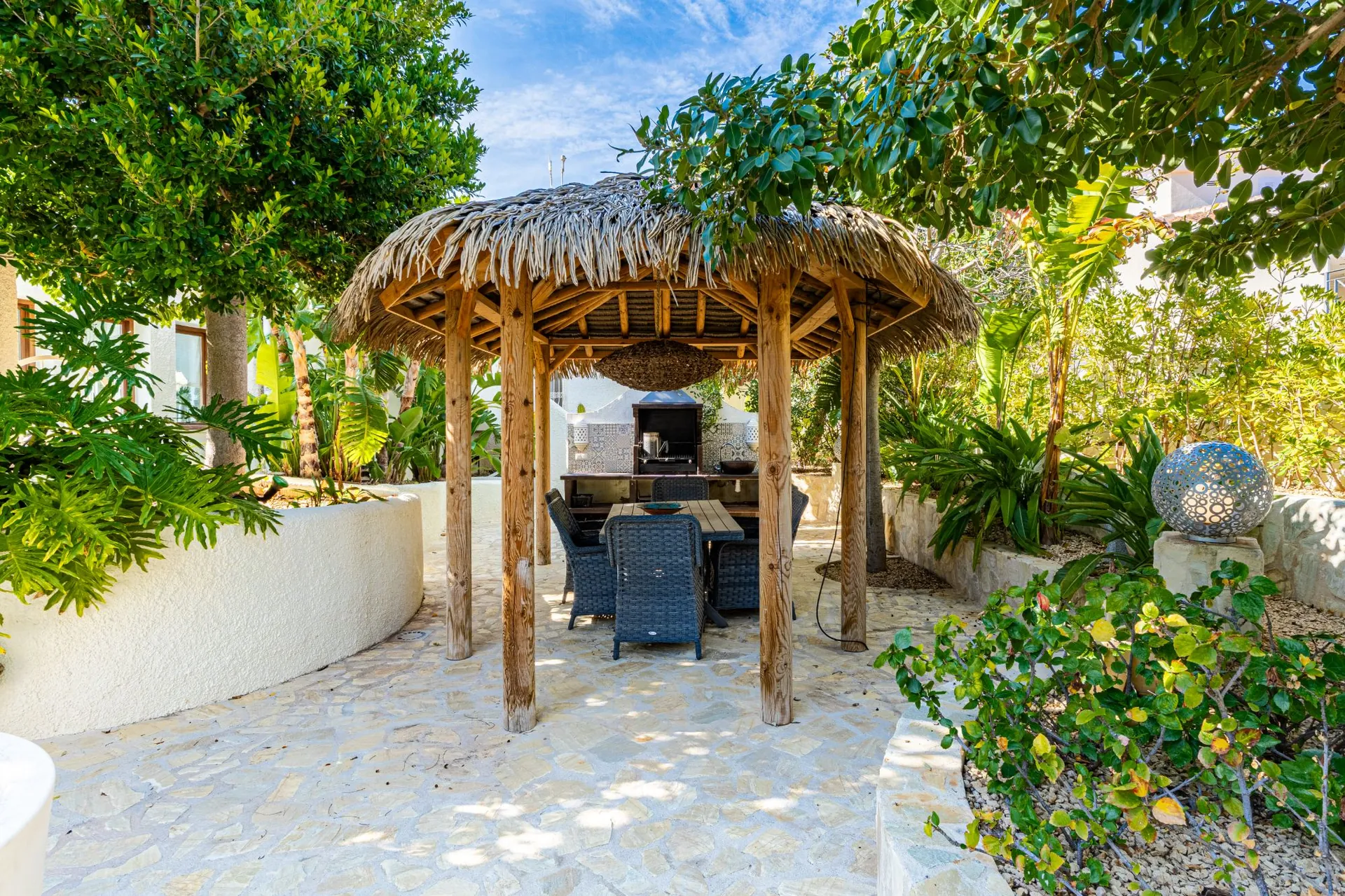 ELEGANT VILLA WITH PANORAMIC SEA VIEWS FOR SALE IN ALTEA