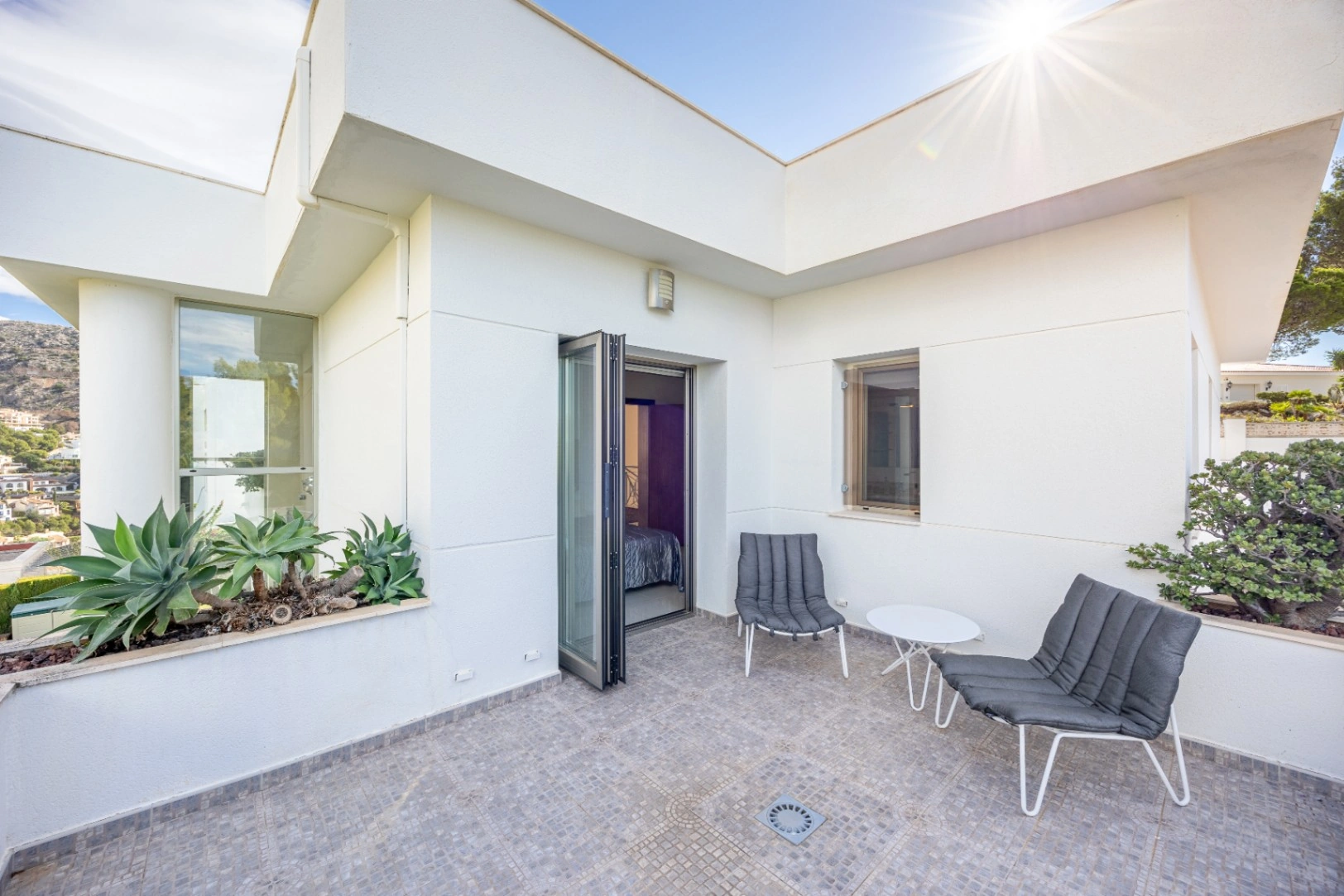 Stunning Villa with Mountain Views for Sale in Altea La Vella