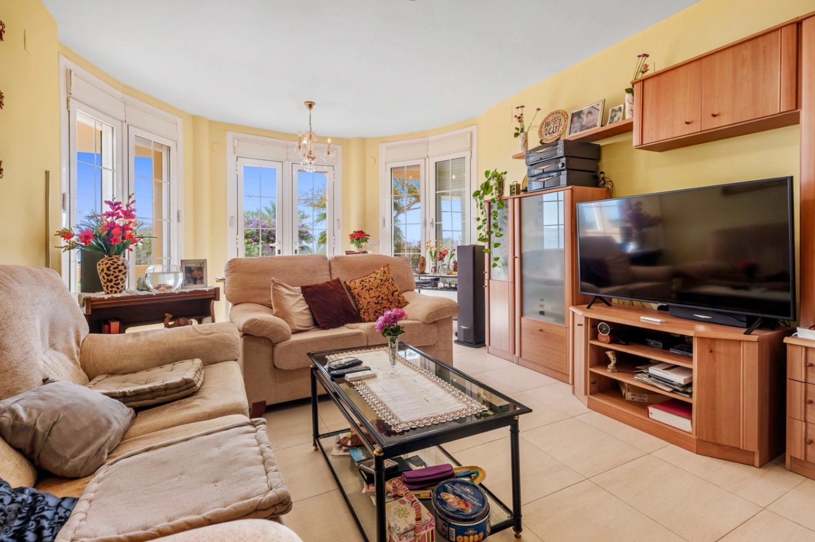 Villa for sale in Benidorm with sea Views and large Plot