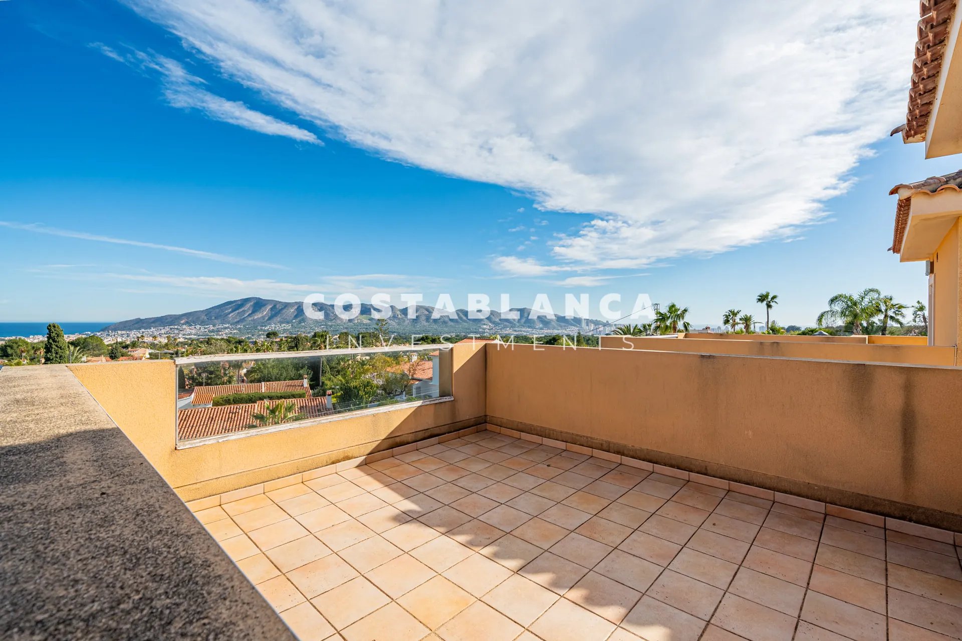 Villa for sale in La Nucía, Alicante