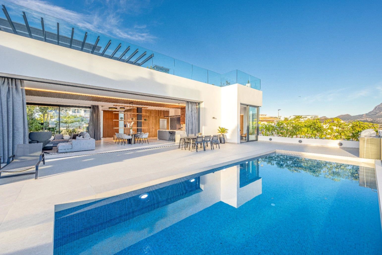 Villa for sale in Albir, Alicante