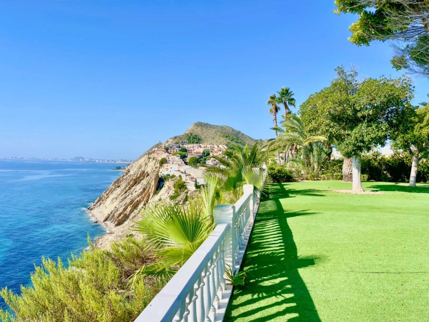 Villa for sale in El Campello, Alicante