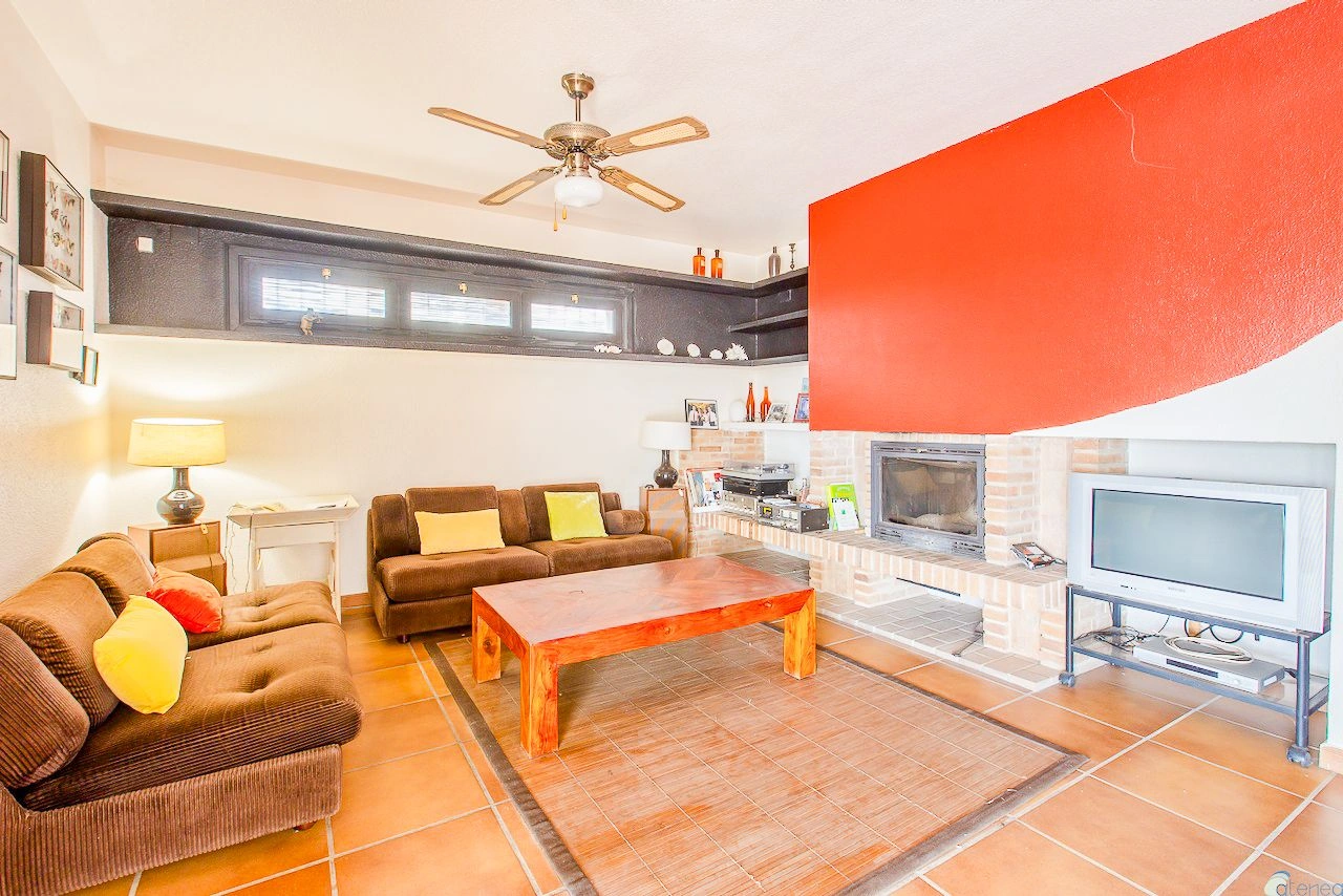 Mediterranean Villa with Garage for Sale in Altea