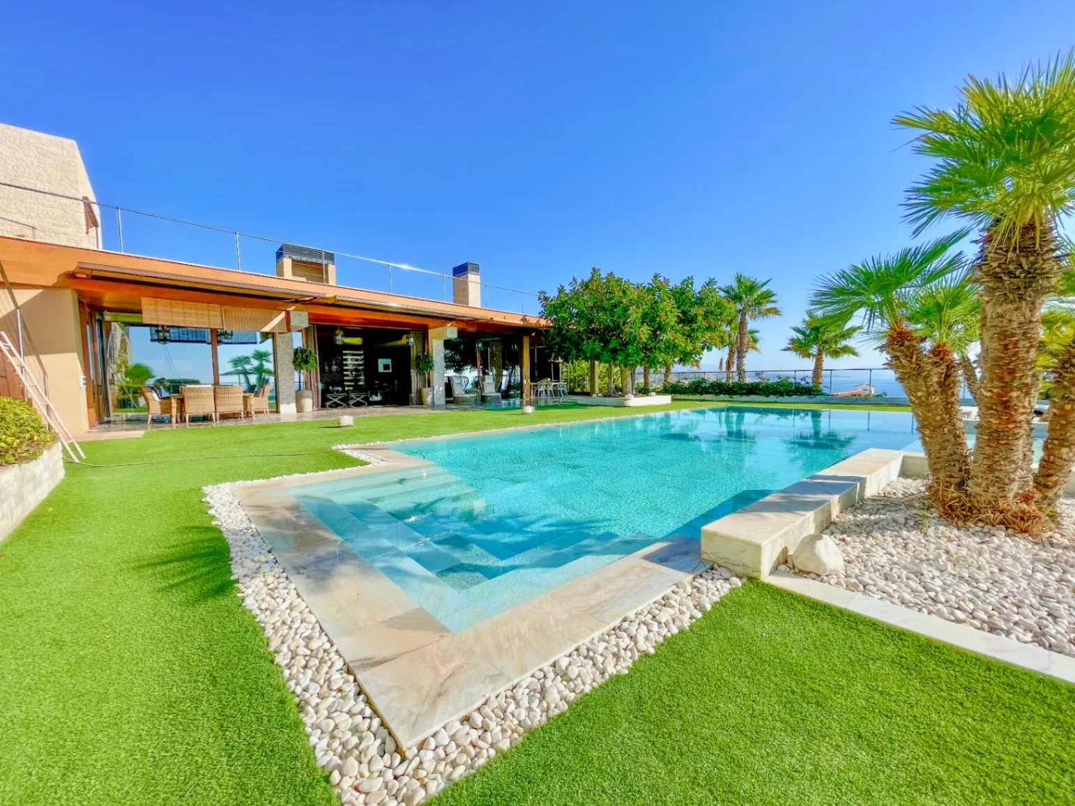 Villa for sale in El Campello, Alicante