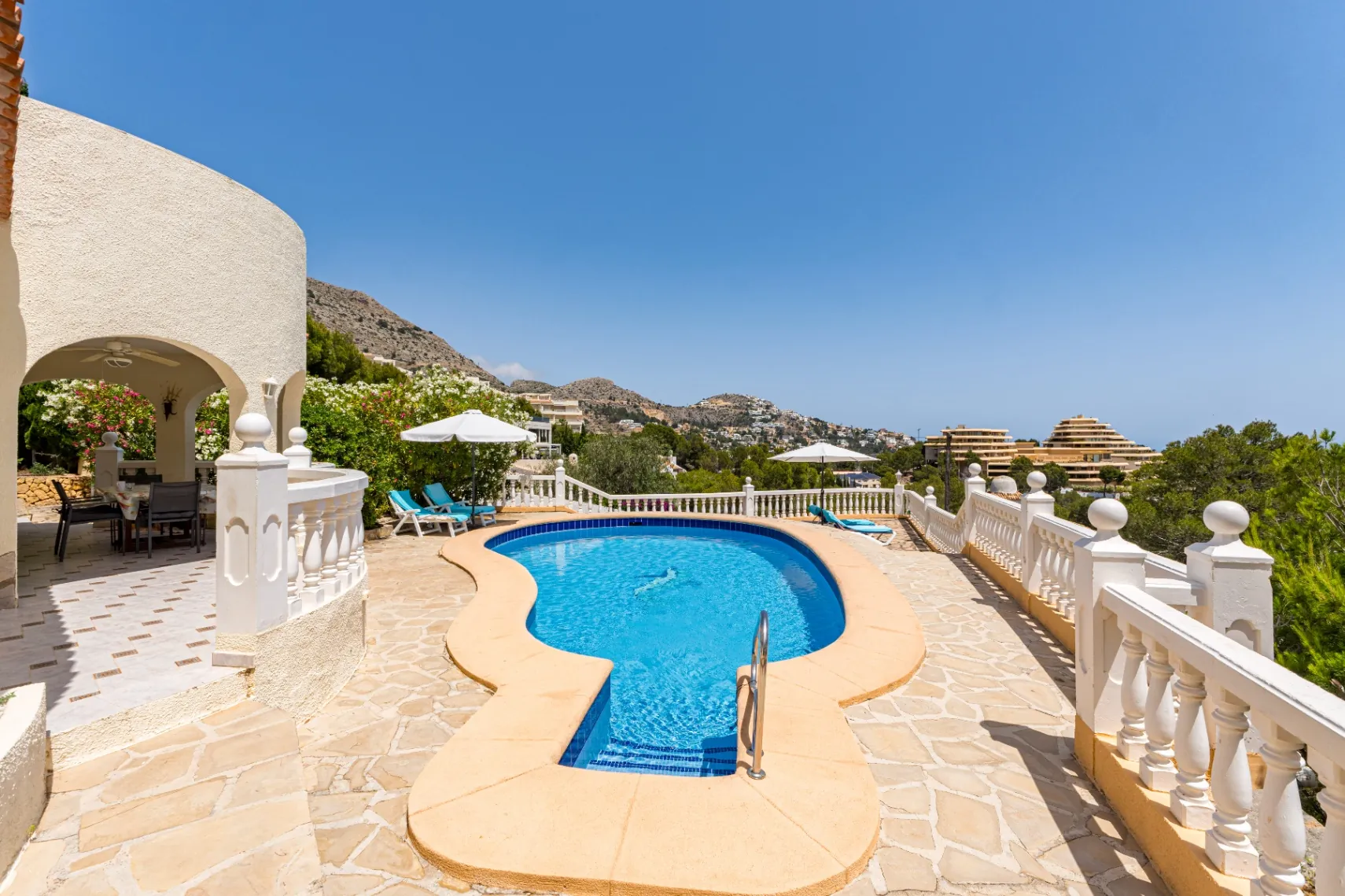 Villa for sale in Altea, Alicante