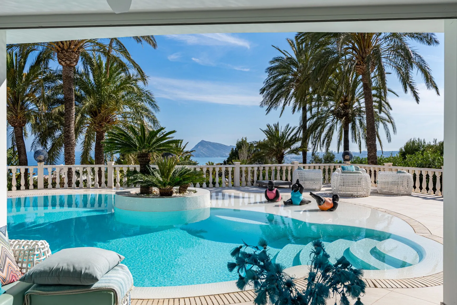 ELEGANT VILLA WITH PANORAMIC SEA VIEWS FOR SALE IN ALTEA