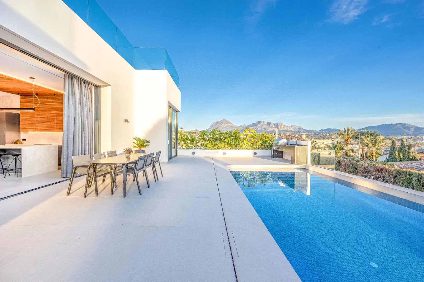 Villa for sale in Albir, Alicante