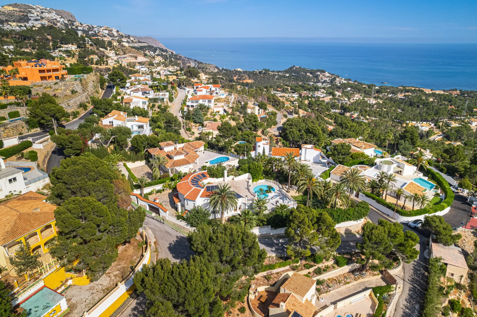 ELEGANT VILLA WITH PANORAMIC SEA VIEWS FOR SALE IN ALTEA