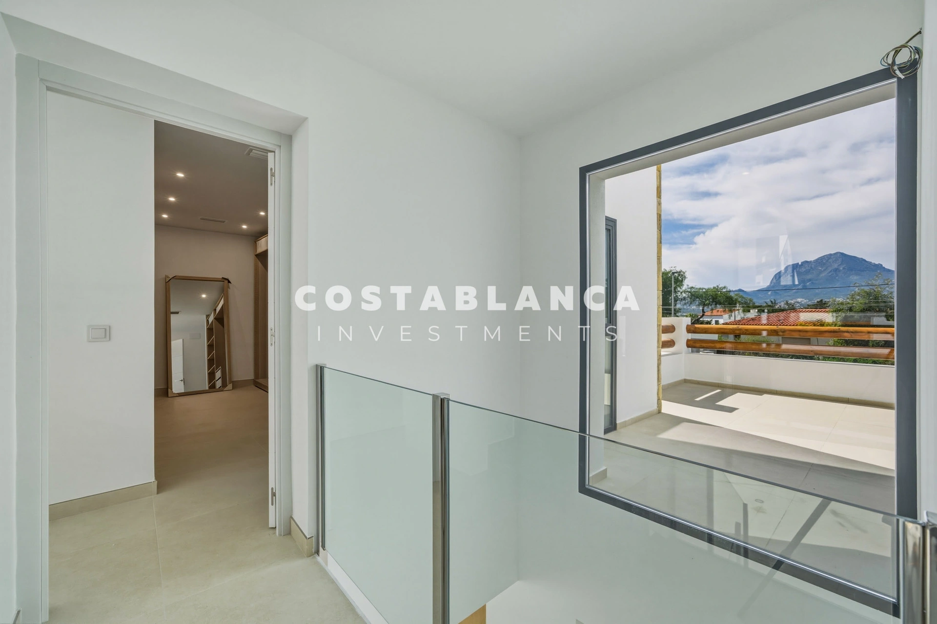 Villa for sale in Albir, Alicante