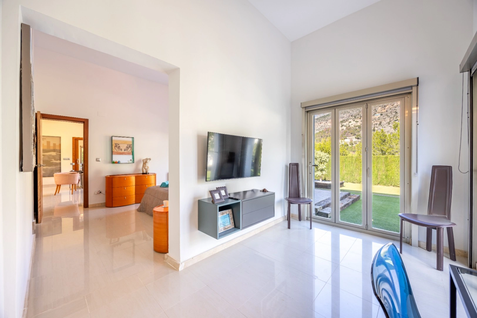 Stunning Villa with Mountain Views for Sale in Altea La Vella