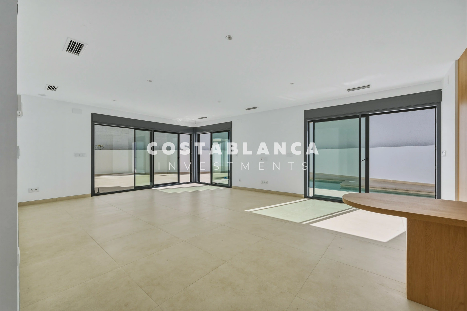 Villa for sale in Albir, Alicante